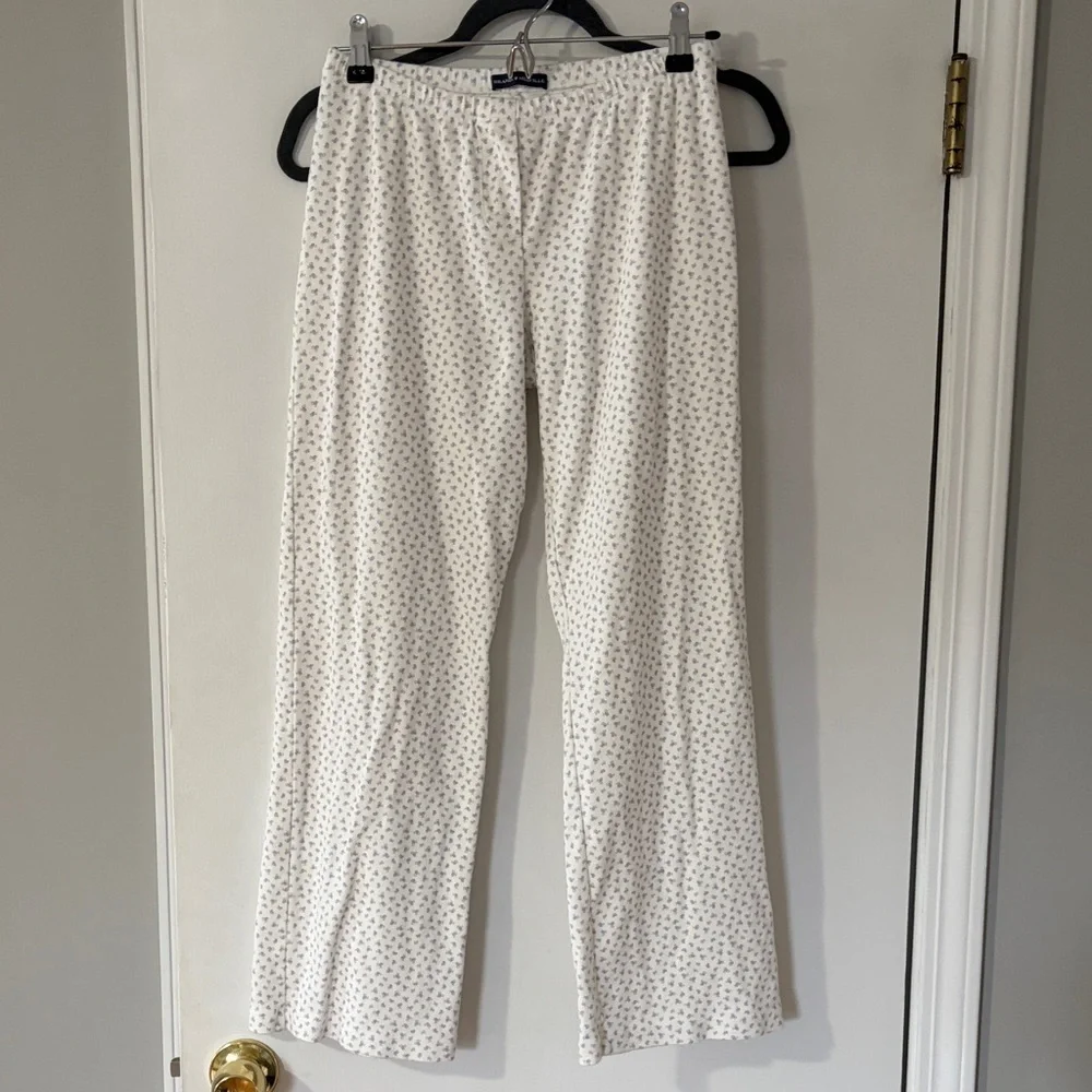 Brandy Melville Floral Pointelle Pants - Picture 4 of 4